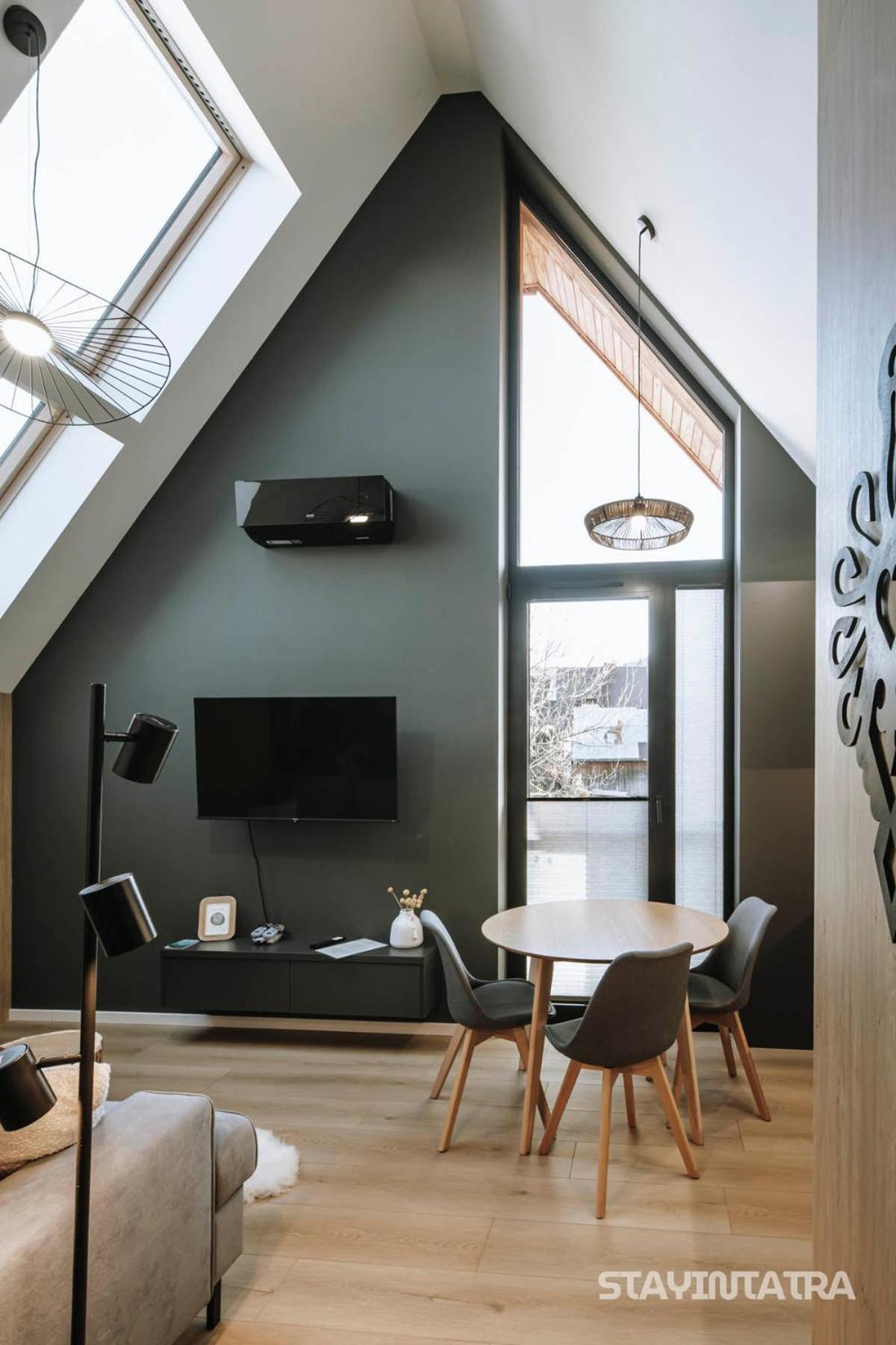 Apartament Cyrhla 17g *
